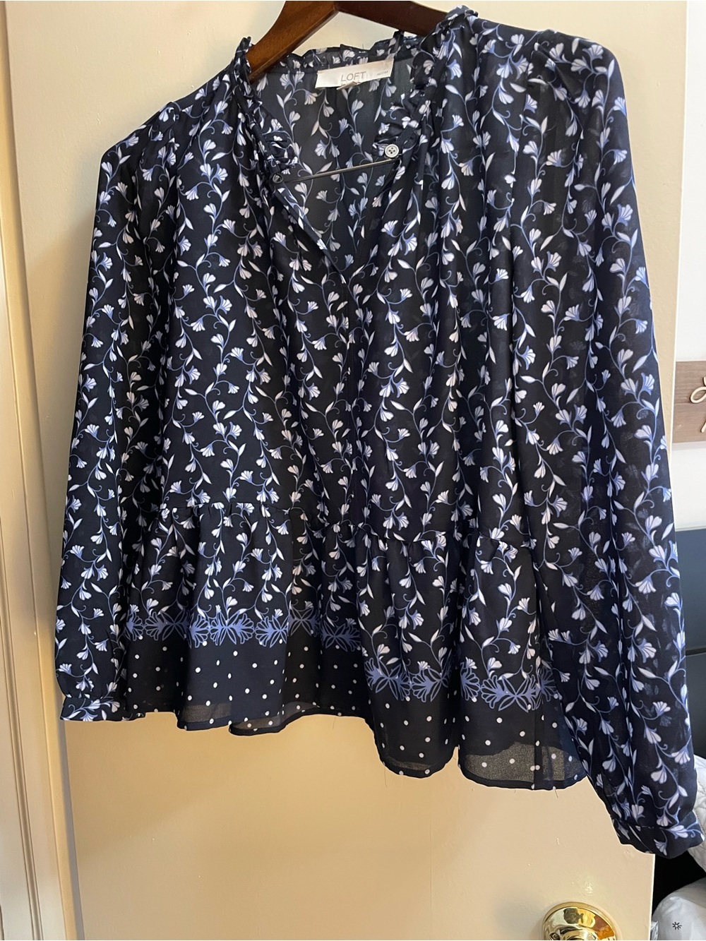 LOFT blue floral blouse, XSP